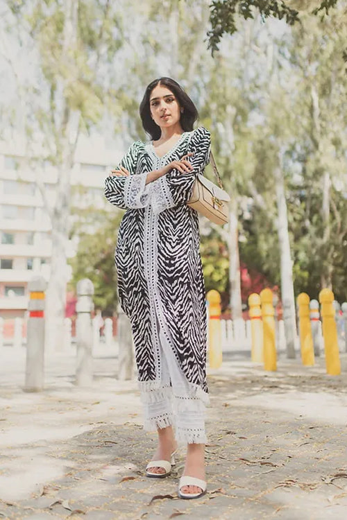 Amaira Pakistani Kurta Set