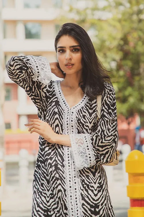 Amaira Pakistani Kurta Set