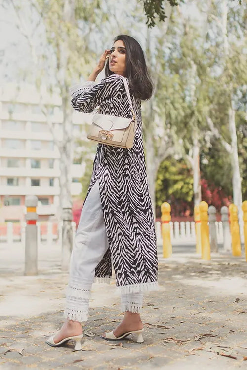 Amaira Pakistani Kurta Set