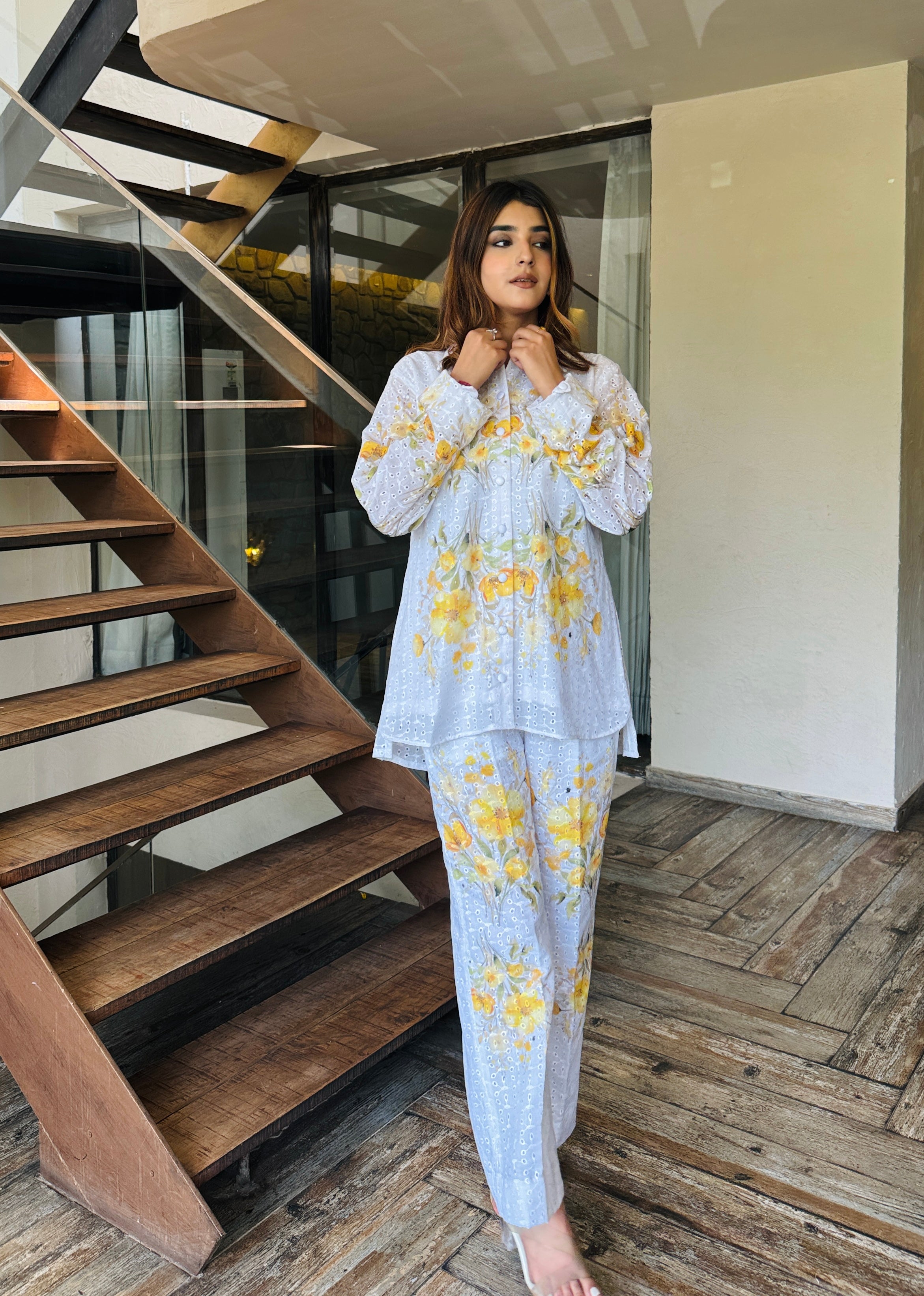White & yellow Schiffi Coord