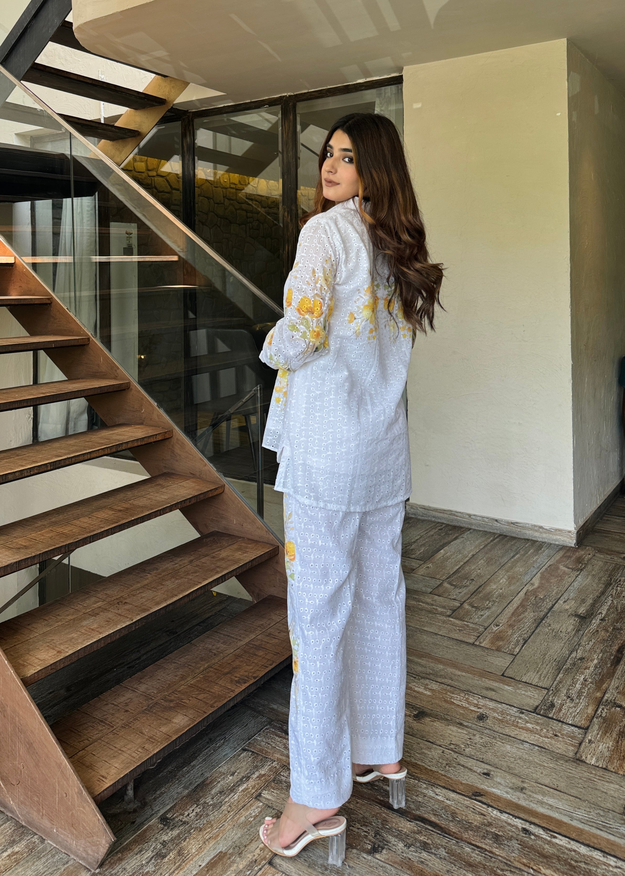White & yellow Schiffi Coord