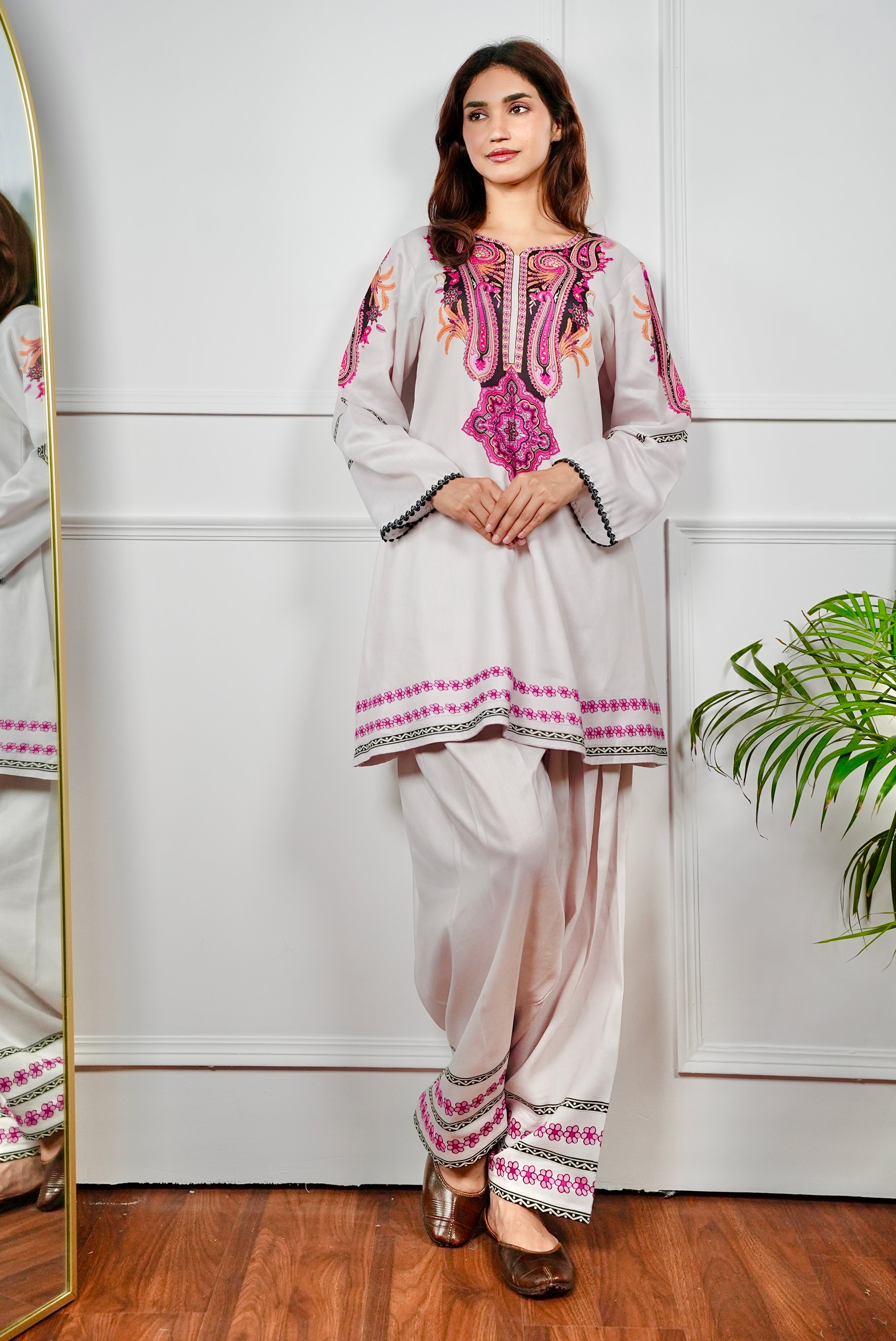 Pearl Paisley Kurta Set