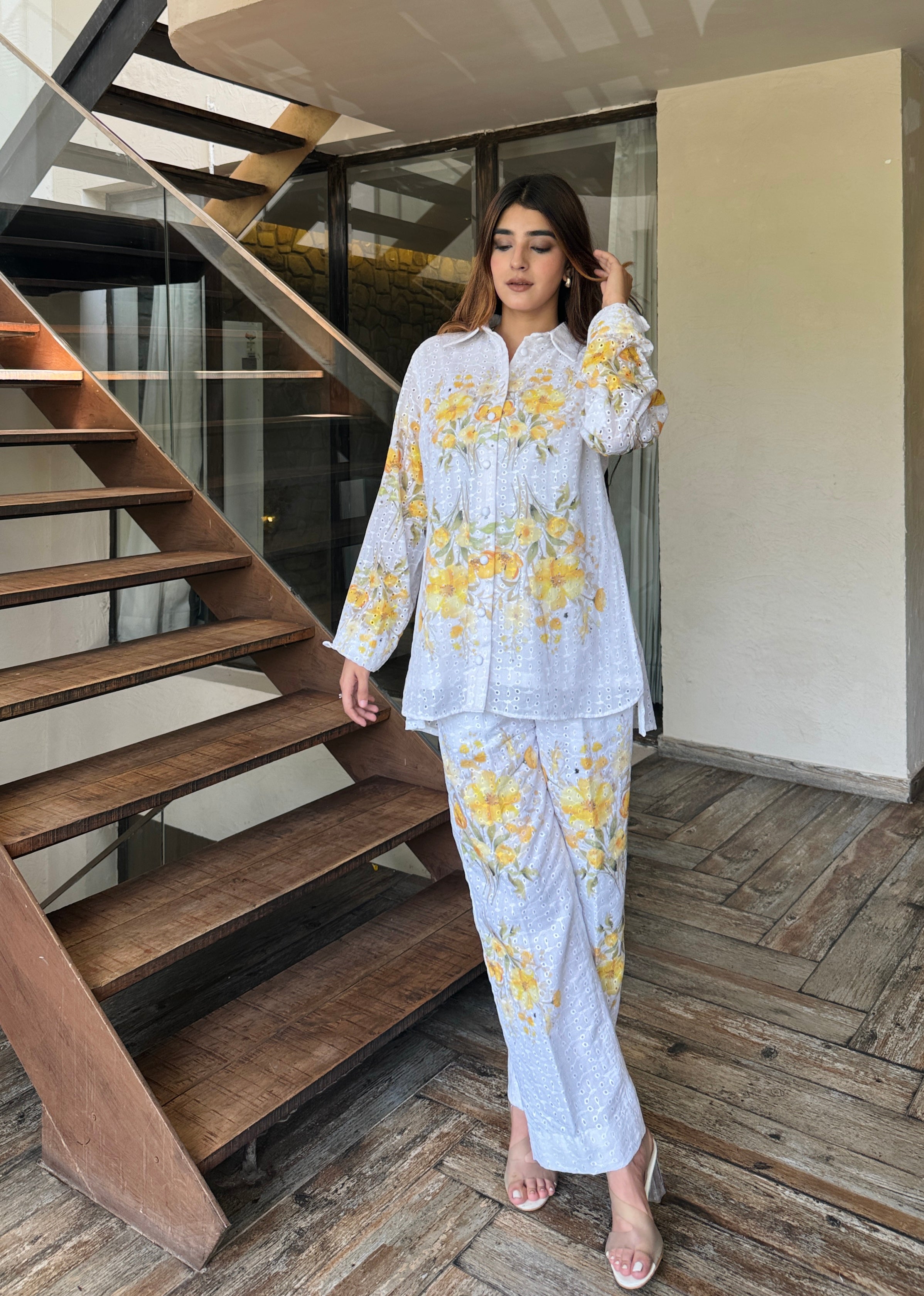 White & yellow Schiffi Coord