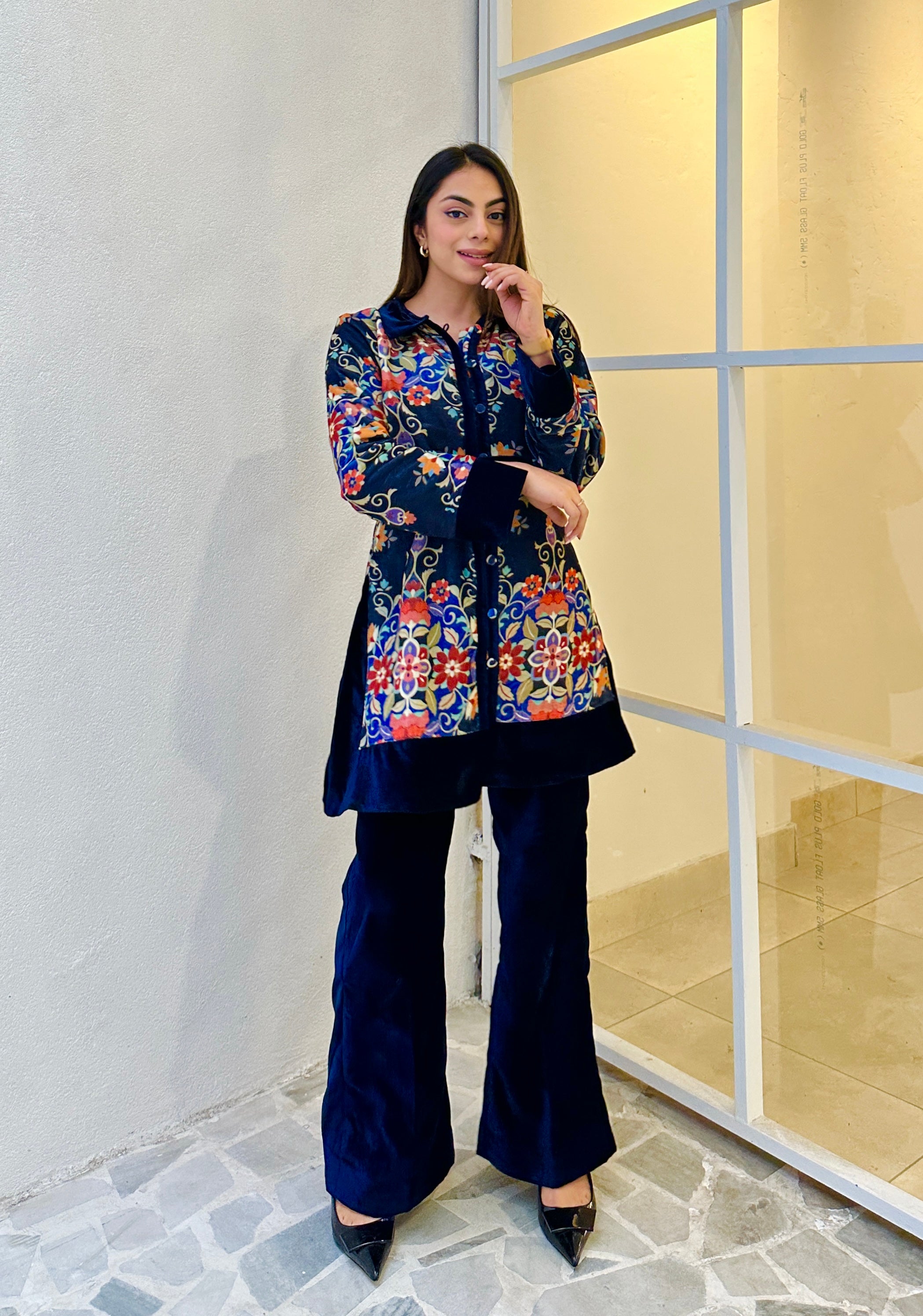 Classy Blue Velvet Fusion Set