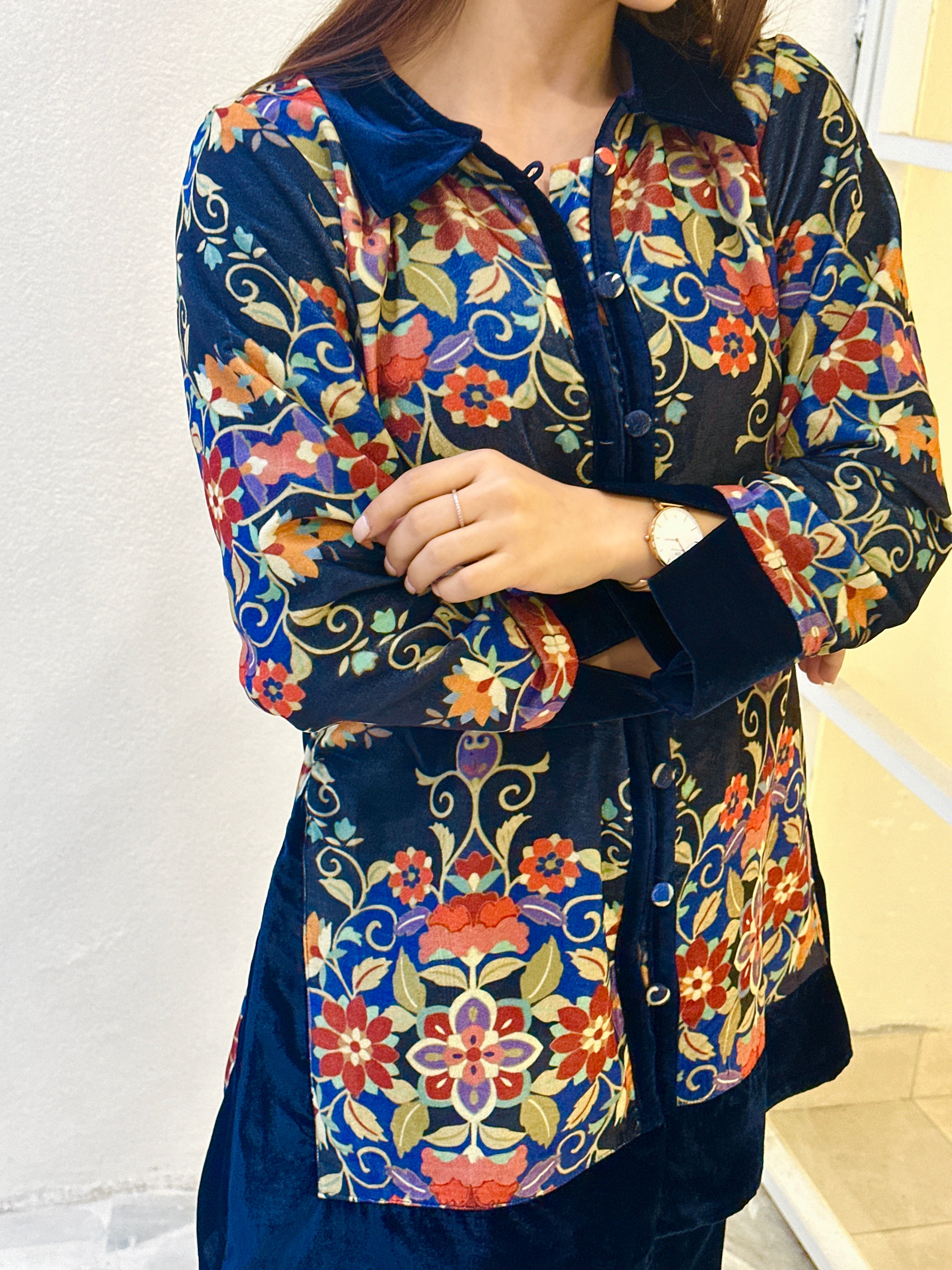 Classy Blue Velvet Fusion Set