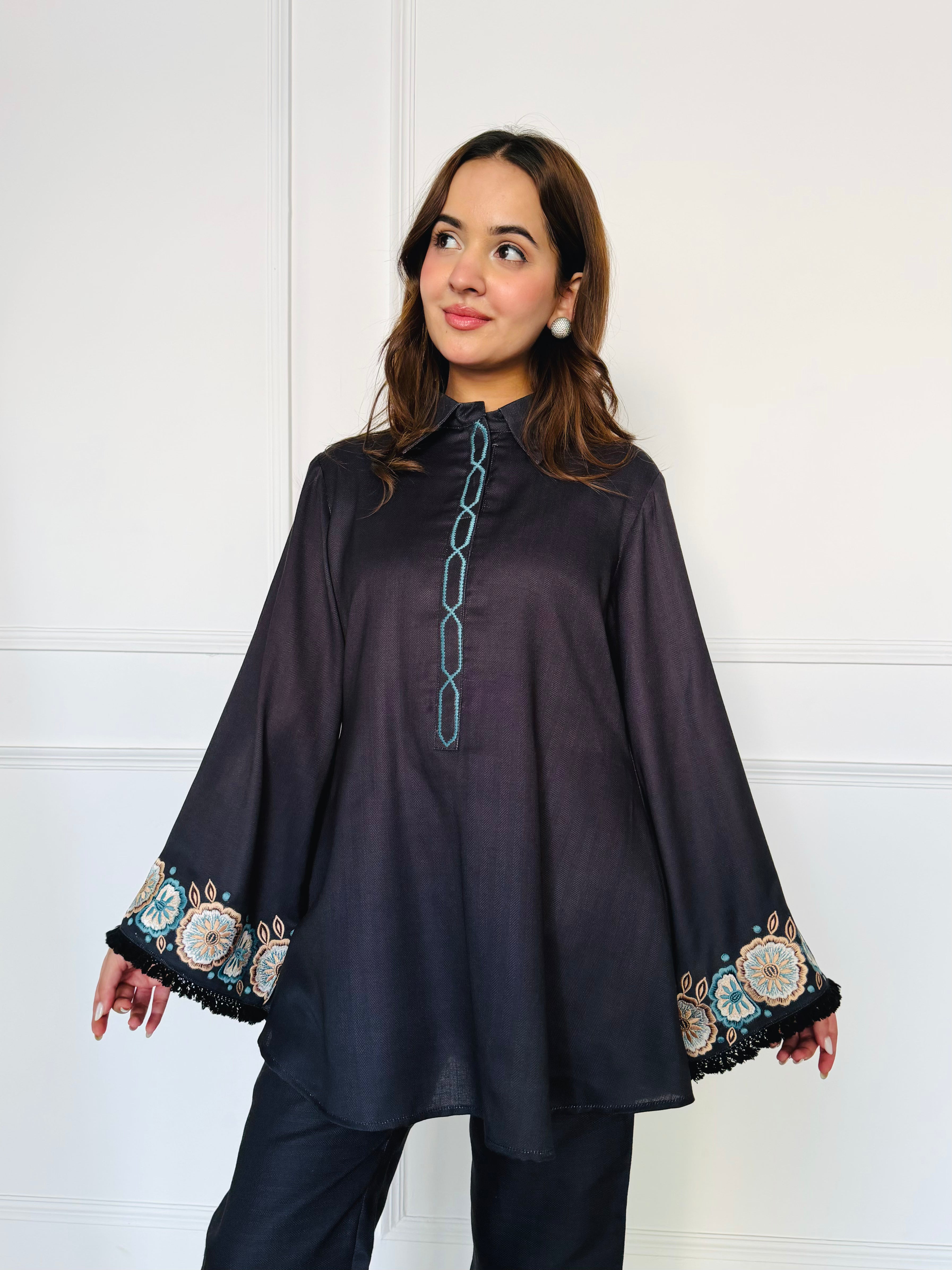 Noor-e-Black Embroidered Kurta Set