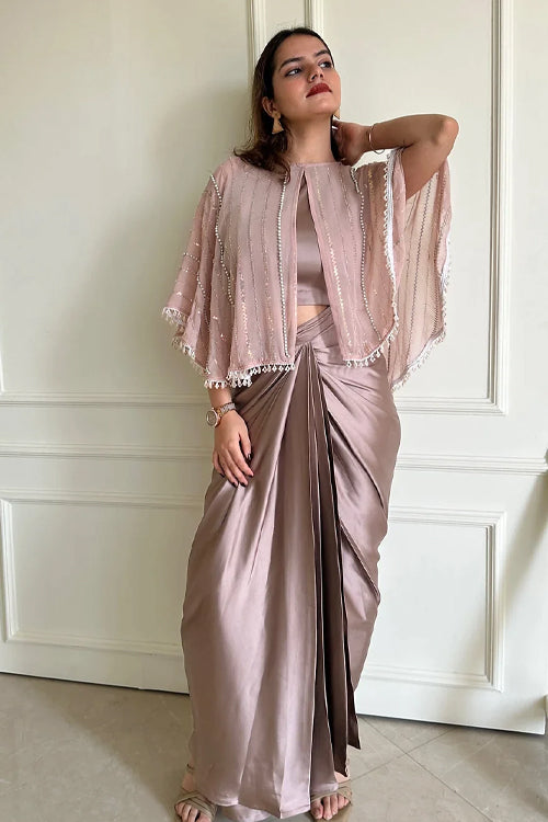 Alia Fusion Set With Embroidered Cape