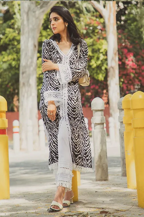 Amaira Pakistani Kurta Set