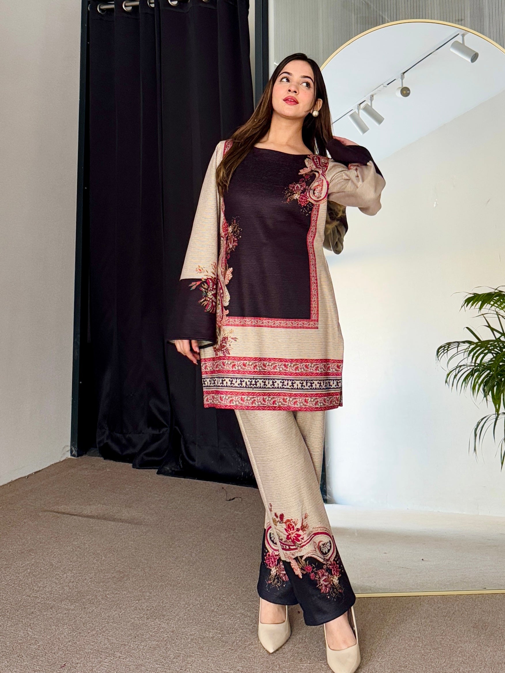 Beige Black Winter Fusion Set