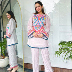 Noor-e-Rang Kurta Set