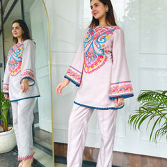 Noor-e-Rang Kurta Set