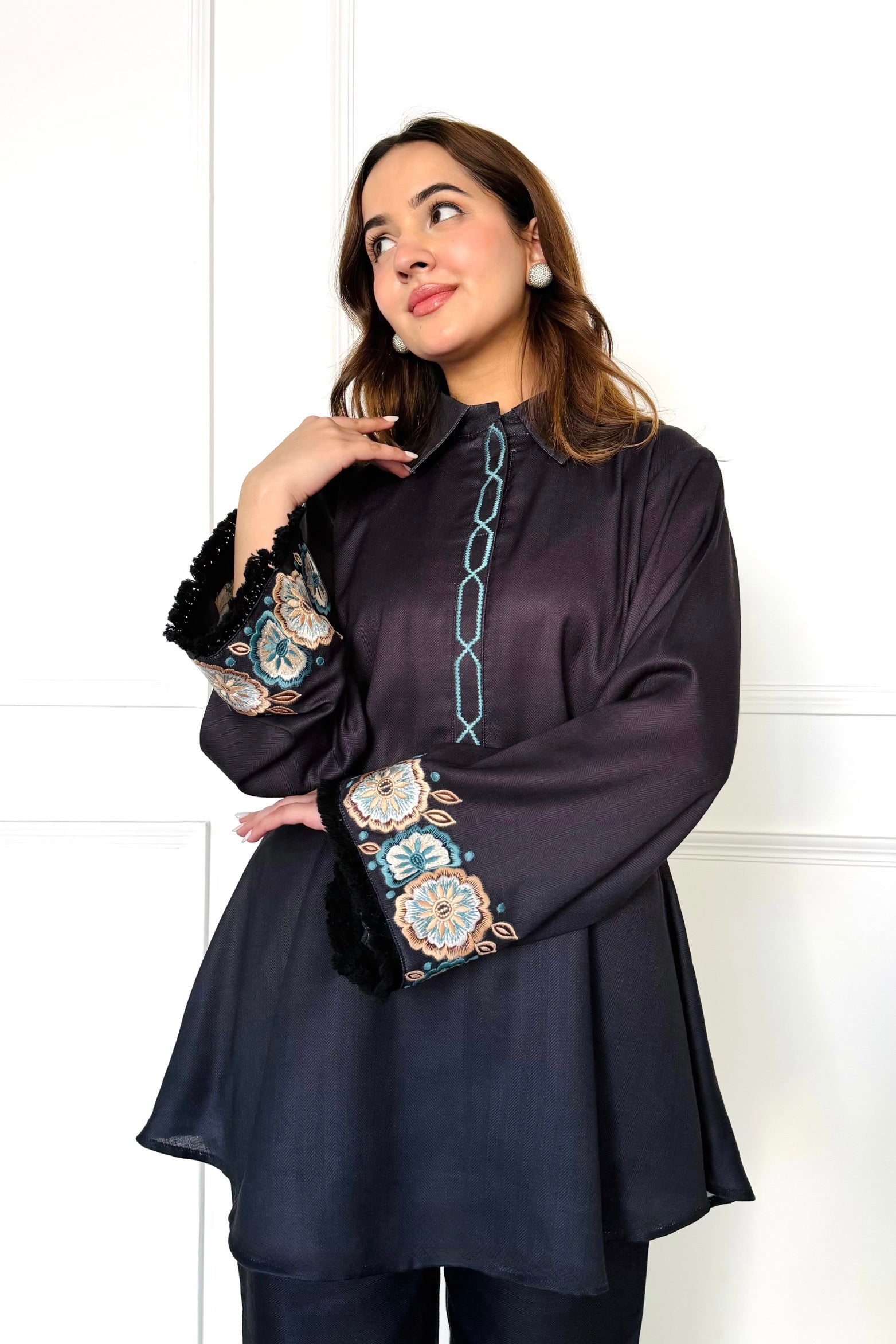 Noor-e-Black Embroidered Kurta Set