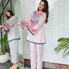 Noor-e-Rang Kurta Set