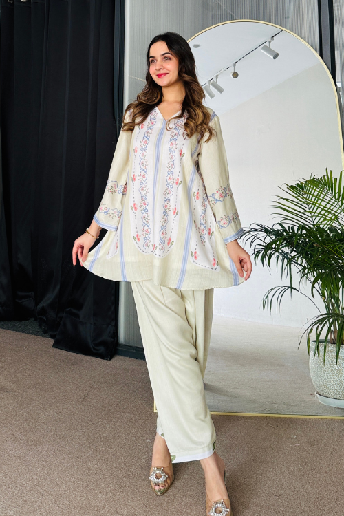 Pista Noor Kurta Set