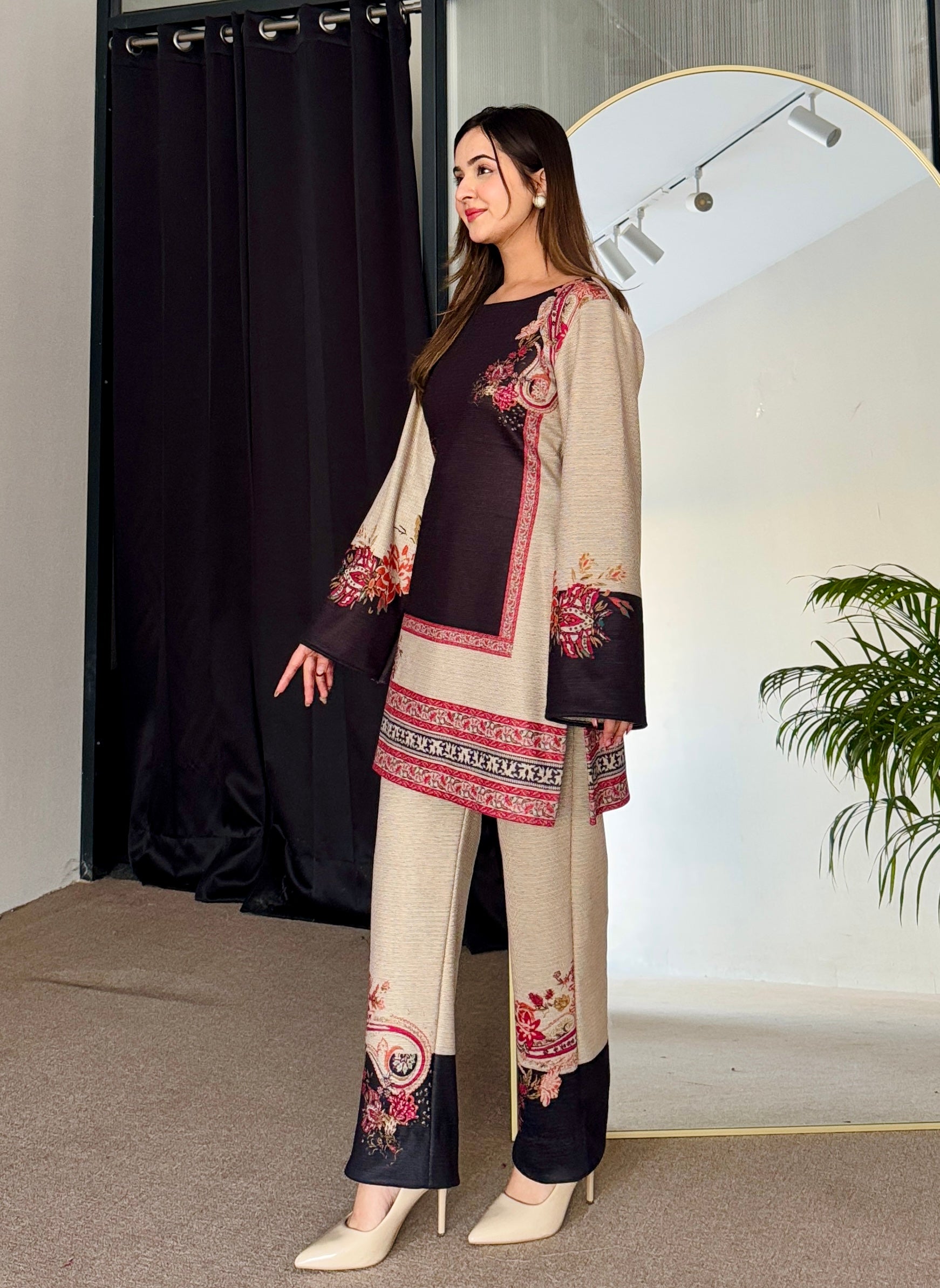 Beige Black Winter Fusion Set